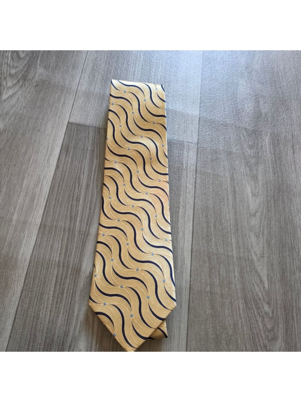 Alfred Sung Gold & Navy Silk Tie With Wavy Pattern